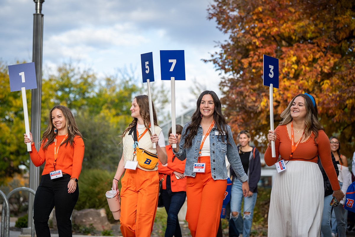 Tour guides lead student visitors at Discover Boise State
