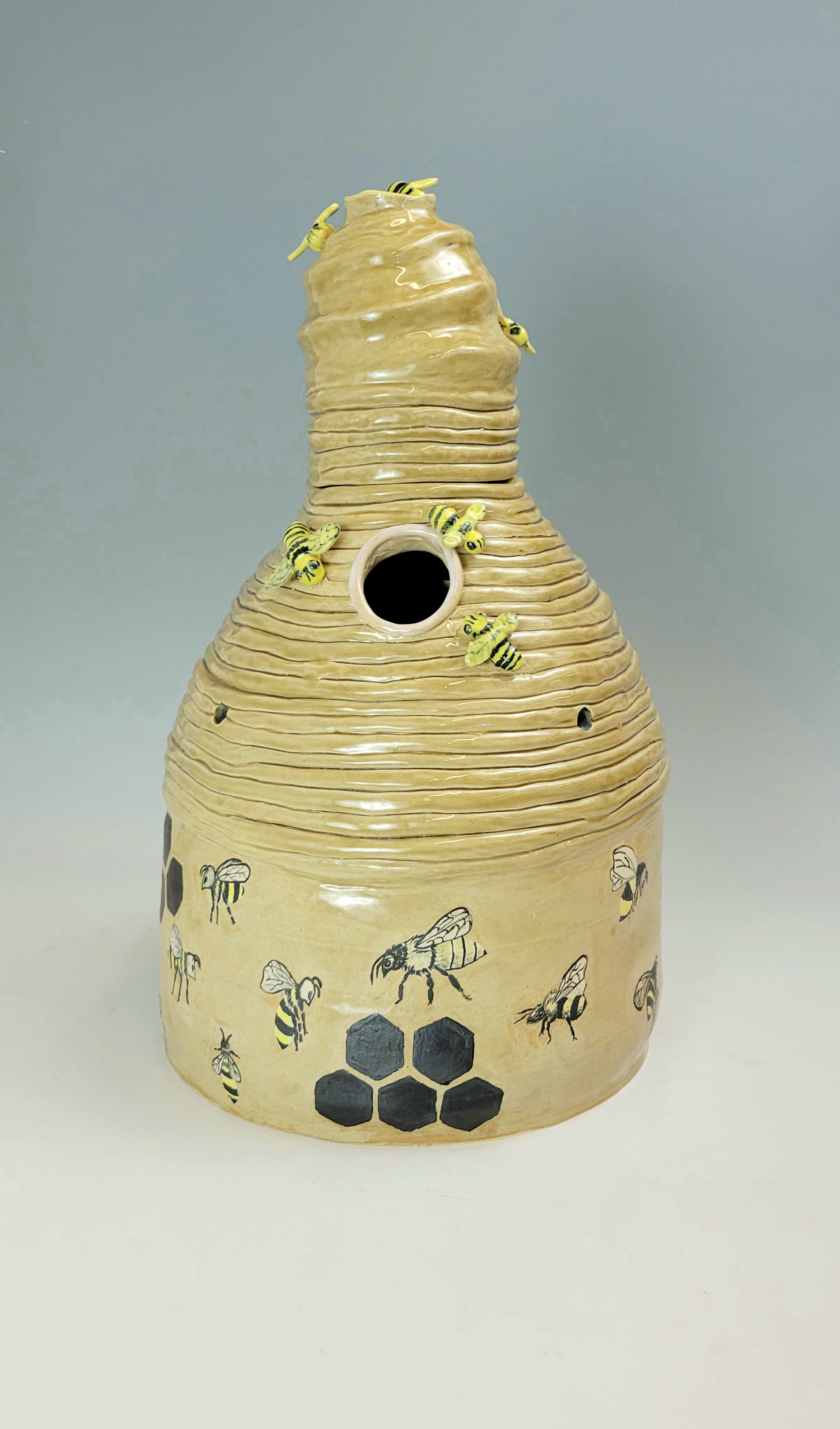 Image of the Beehive ceramic vase sculpture.