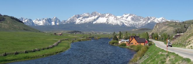 image of sawtooth mountains and salmon river
