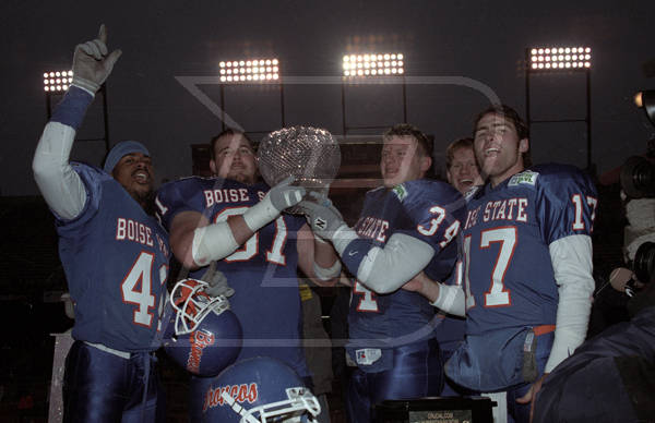 2000: Boise State Wins the Humanitarian Bowl