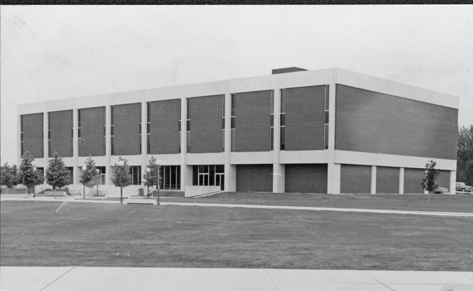 Newly constructed Business Building, 1970.