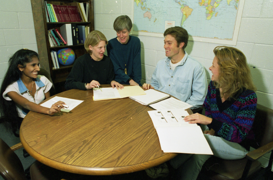 MBA students working with Professor Nancy Napier, 1997.