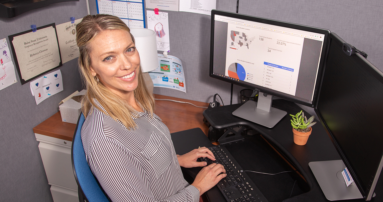 Rabecca Clawson, Student Success Advisor to online students at Boise State, uses analytics to track student progress.